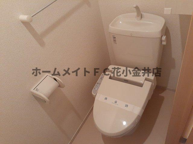 拡大写真:プロヴァンス 2階203のトイレもきれいです