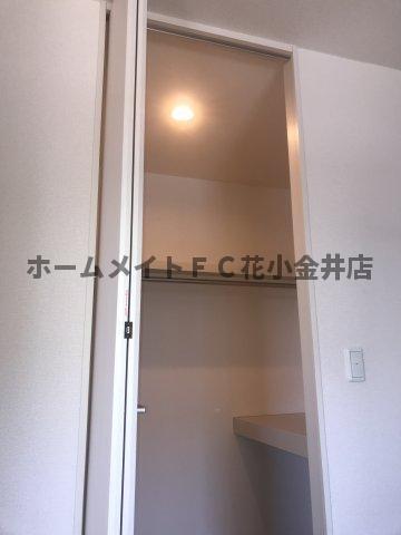 拡大写真:ティルタサリ 1階105の収納
