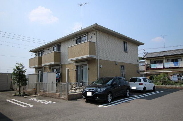 写真：ロイヤルプラザ　Ｃの外観