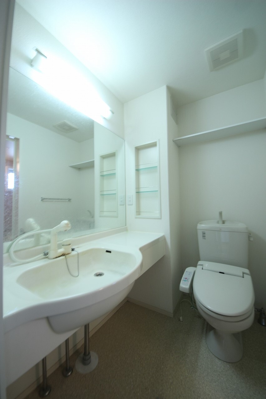 拡大写真:タウンコート西茂呂 2階202のトイレも気になるポイント