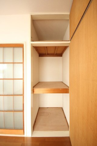 拡大写真:INAビル 3階302のこまごまとしたものを収納できそうですね