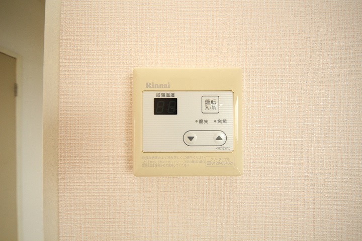 拡大写真:INAビル 3階302の給湯パネルです