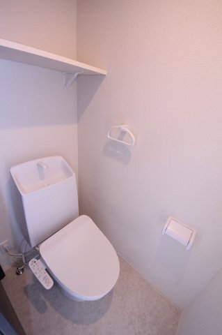 拡大写真:(仮称)鹿沼市西鹿沼町2LDK 1階101の同施工会社の設備モデル写真です。現況とは異なりますのでご了承