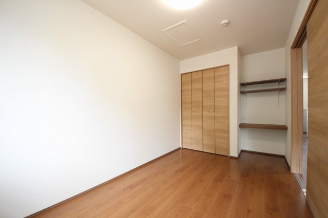 拡大写真:Park Forest B 2階203の広々とした洋室です