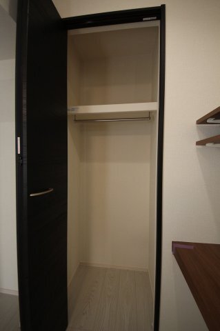 拡大写真：（仮称）鹿沼市上殿町1LDK 1階103のちょっとした収納スペースも充実しています