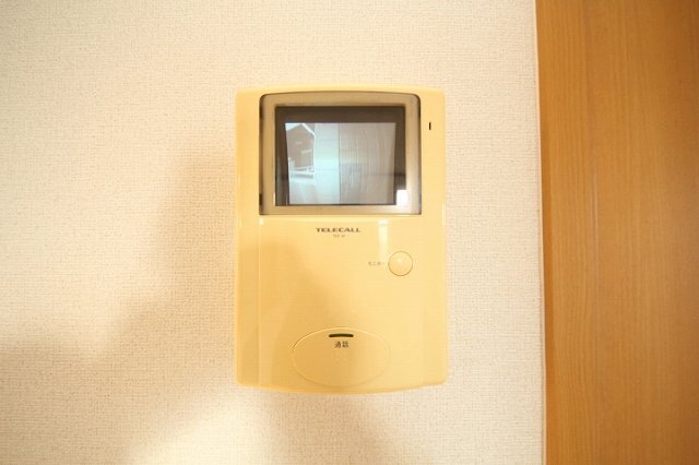 拡大写真:鹿沼市千渡 1階102のカメラ付インターホンです