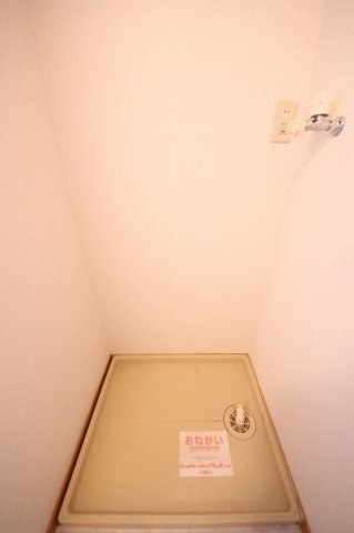 拡大写真:鹿沼市千渡 1階102の室内洗濯機置場です