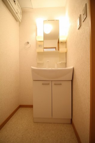 拡大写真:グラシア・K 3階302の独立洗面台