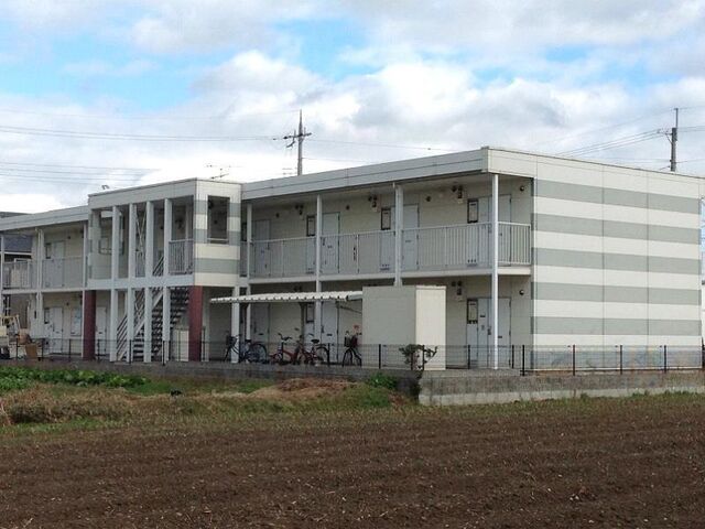 レオパレストルテンツァの外観
