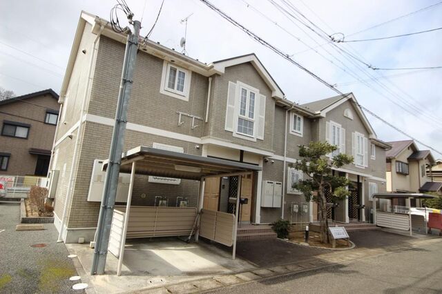 ぴあ・諏訪の森の外観