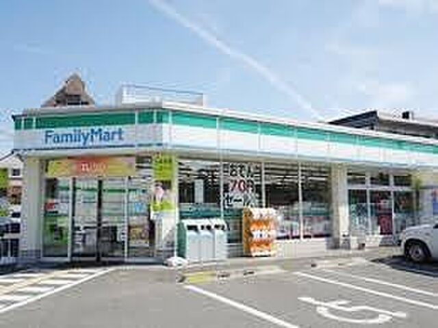 拡大写真:レオパレスサンライト 2階205のファミリーマート梅ヶ枝町店 110m
