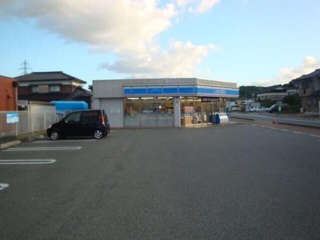 拡大写真:クローバー(Clover) 2階203のローソン日高上石店まで451m