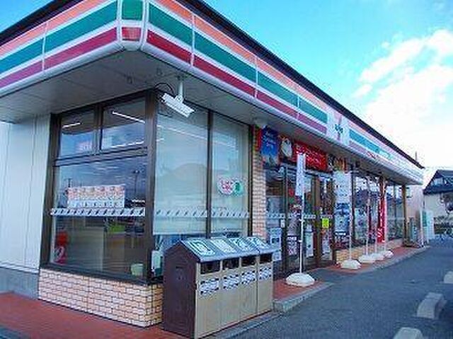 拡大写真:PUNANA 2階202のセブンイレブン姫路加納原田店まで900m