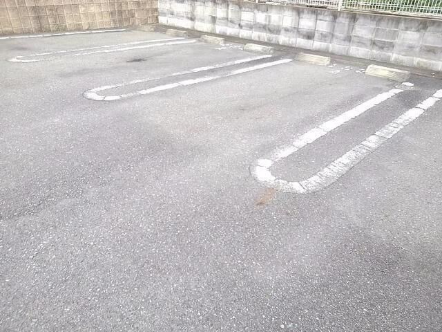 拡大写真:カモミールIII A 1階101の外観