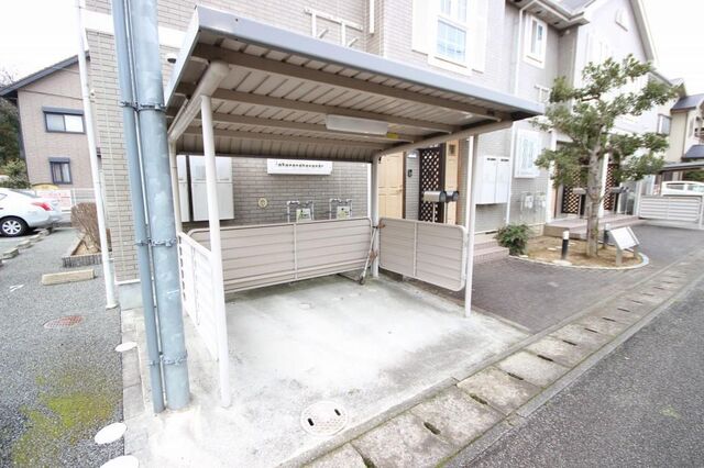 拡大写真:ぴあ・諏訪の森 2階202の外観