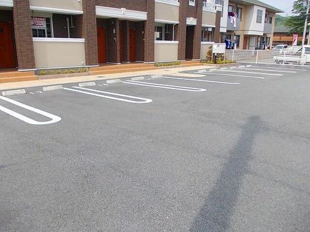 拡大写真:カトレーヴVIII 2階204の外観