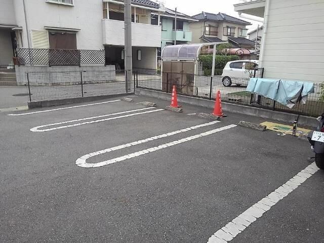 拡大写真:サンリットハウス 1階102の外観