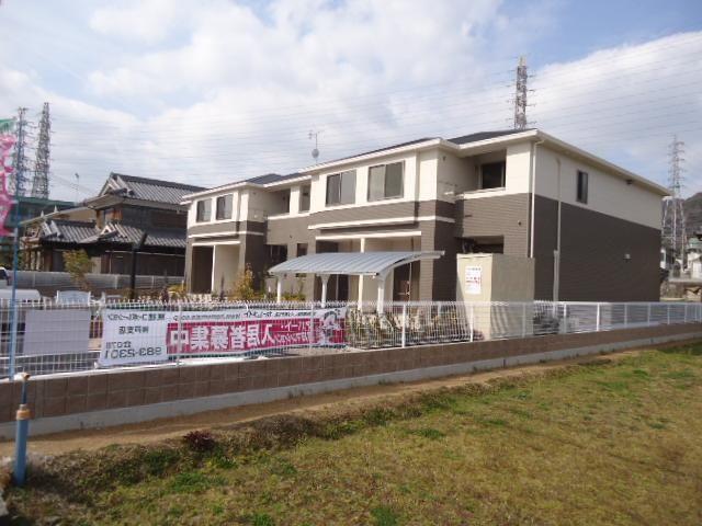 拡大写真:SUMIRE 2階202の外観写真(昼)