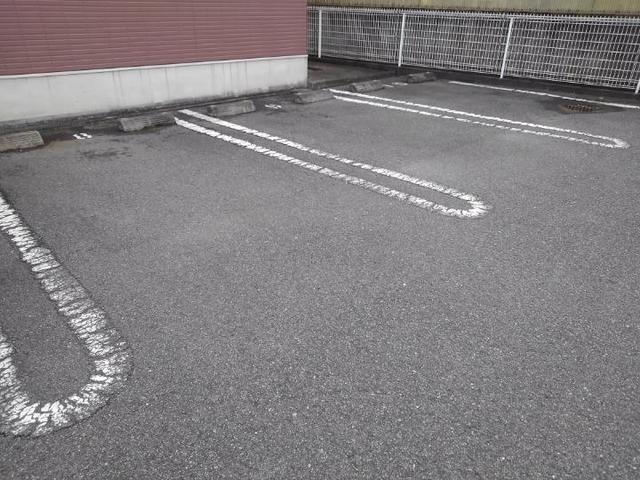 拡大写真:パインビリッジ 2階201の内観