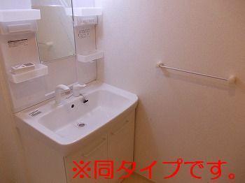 拡大写真:レオーネD 1階101の内観