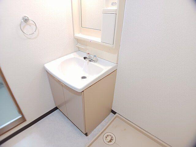 拡大写真:グランディオーズ 3階301の内観