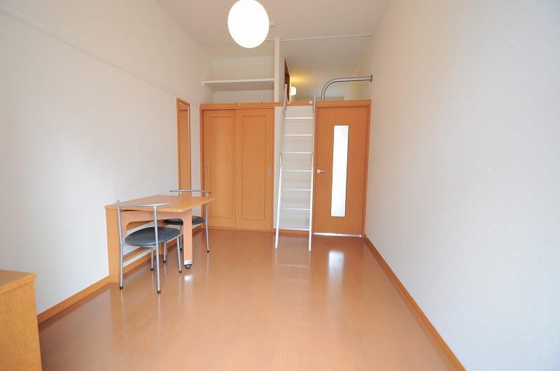 拡大写真:レオパレスモラ神屋 1階101の当社人気のロフトタイプ!開放的なお部屋が好きな人へ
