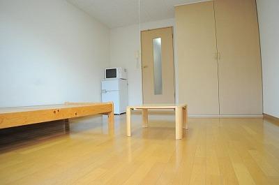 拡大写真:レオパレスTOMOMATSU 1階102の内観