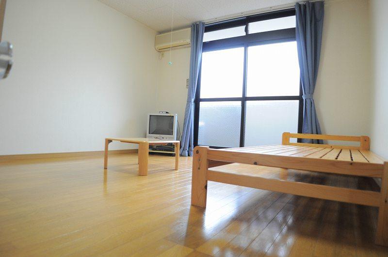 拡大写真:レオパレスTOMOMATSU 1階102の内観