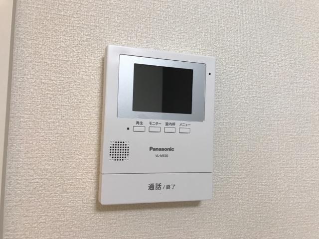 拡大写真:フロール・デ・セレッソII 2階207のカメラ付インターホン