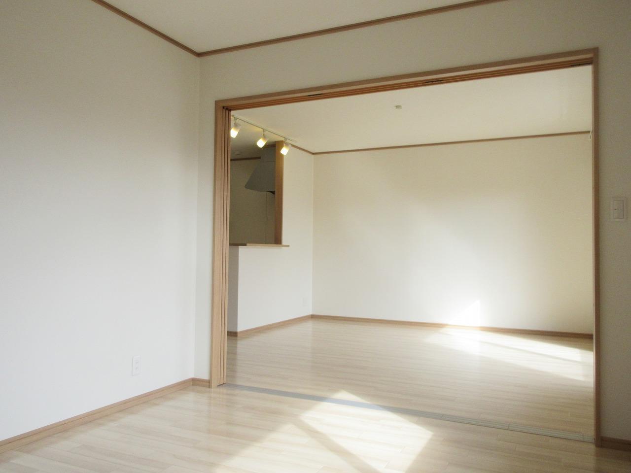拡大写真:ザ・ニューブライト大島 2階202の内観
