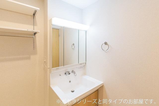 拡大写真:ヴィラ ドゥ グレーヌ梅ケ谷C 1階101の内観