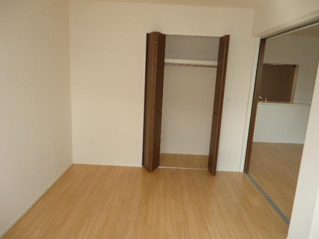 拡大写真:SUMIRE 2階202のクローゼット