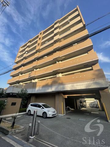 メゾンドーム三軒家の外観