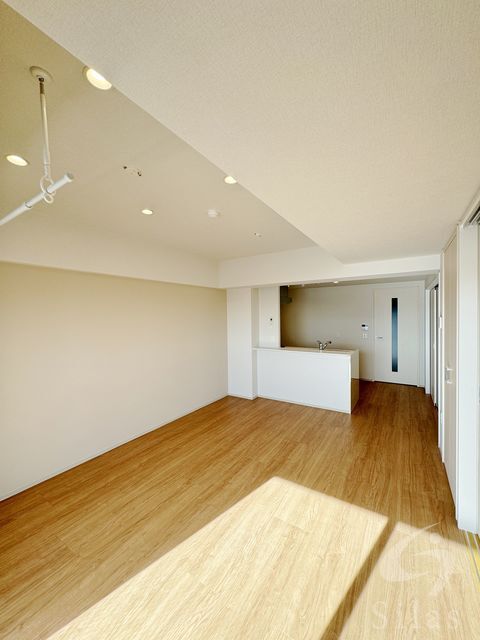 拡大写真:豊中市本町4丁目 3階307の内観