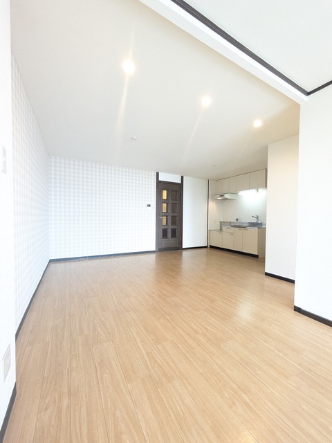 拡大写真:グランジュール淀川 4階407の内観