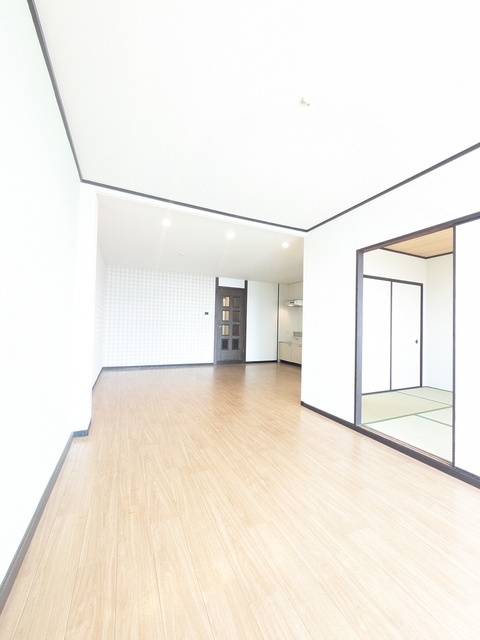 拡大写真:グランジュール淀川 4階407の内観