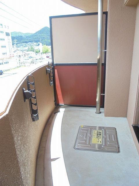 拡大写真：プリムローズ麻里布 3階302の内観