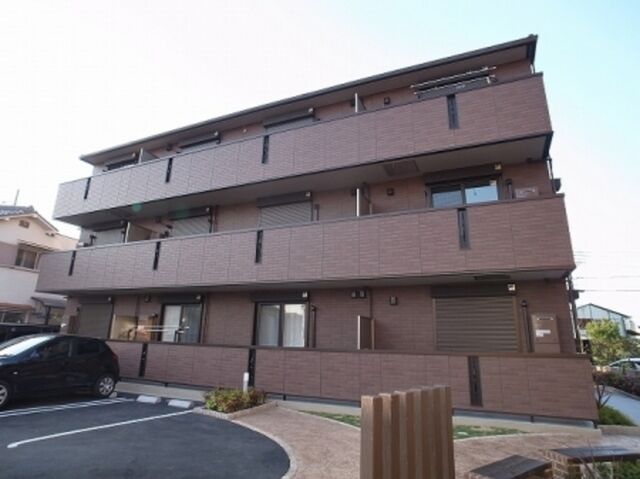 カンフリエ イーストの外観