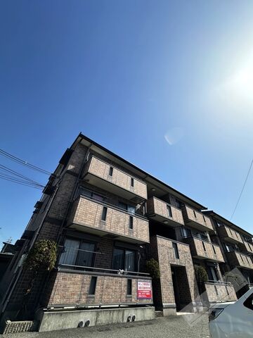 クレール E棟の外観