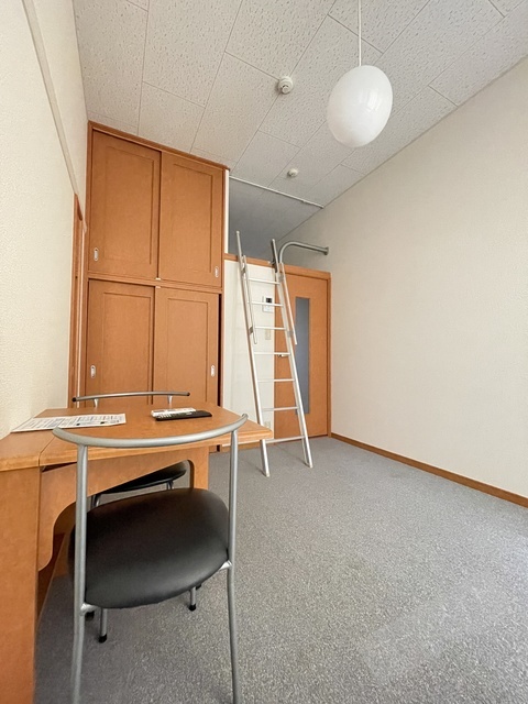 拡大写真:レオパレス登美丘 2階208の内観