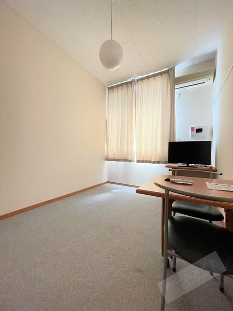 拡大写真:レオパレス登美丘 2階208の内観