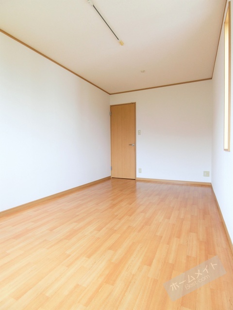 拡大写真:グランデス 1階102の内観