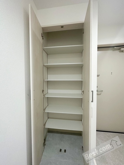 拡大写真:クリエオーレ南新町 3階305の内観