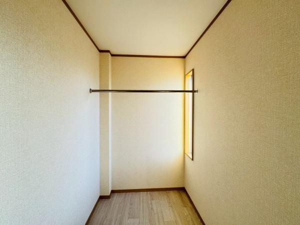 拡大写真：エスポワール西出 1階103の収納