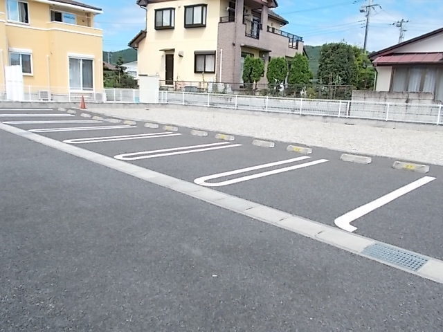 拡大写真:クオ・レガーロ 1階102の内観