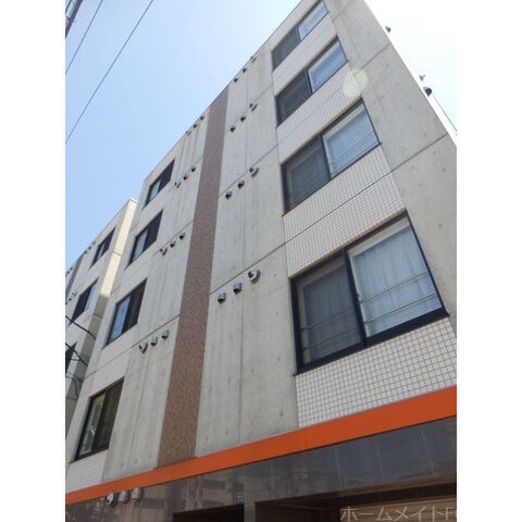 カレラ月寒中央の外観