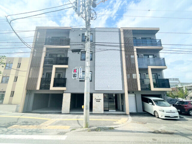 カレラ学園前の外観