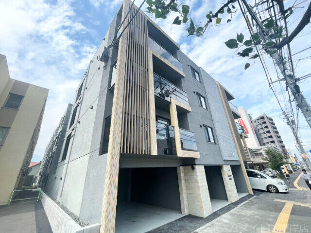 拡大写真:カレラ学園前 2階201の建物外観