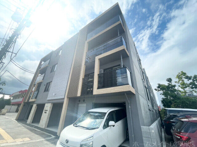 拡大写真:カレラ学園前 2階201の建物外観