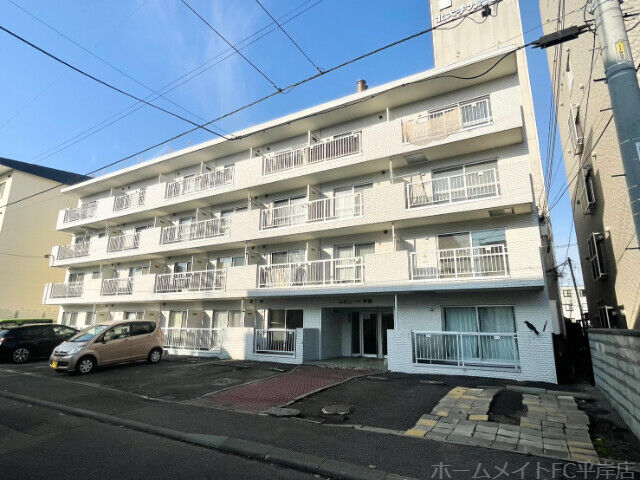 拡大写真:レピュート平岸 3階301の建物外観